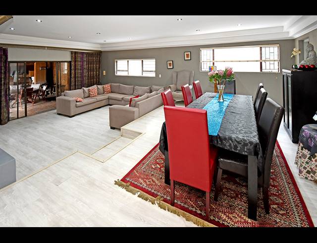 4 BEDROOM FREEHOLD FOR SALE IN HIGHWAY GARDENS